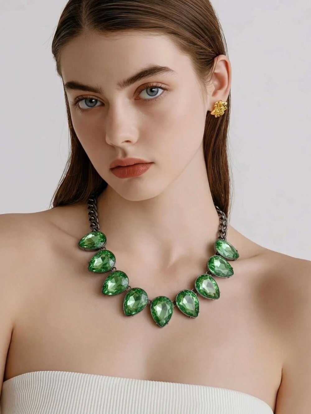 Simply Vera Vera Wang Green Crystal Silver Statement Necklace NWT